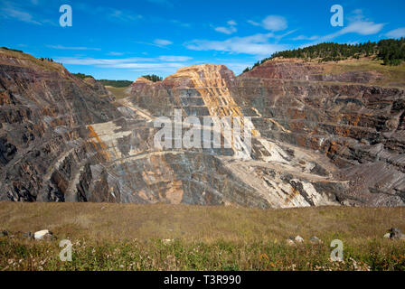 Ansicht der Homestake Gold Mine (2002 geschlossen) in der Leitung, Grafschaft Lawrence, South Dakota, USA Stockfoto