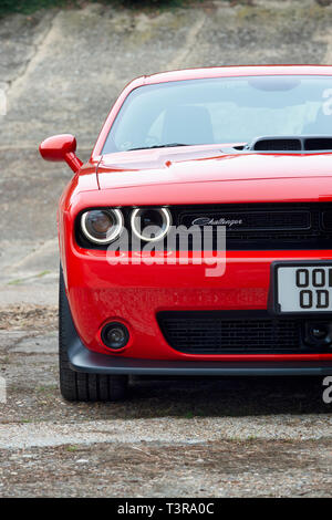 Dodge Challenger SRT Auto in Brooklands, Weybridge, Surrey, England Stockfoto