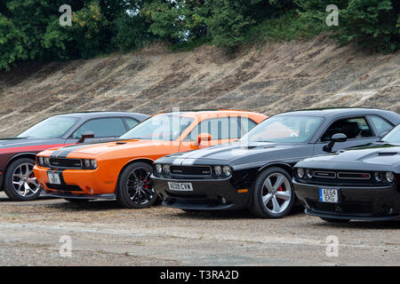 Dodge Challenger SRT Autos in Brooklands, Weybridge, Surrey, England Stockfoto