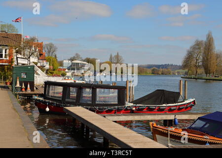 Thames River Front in Henley-on-Thames, Großbritannien Stockfoto