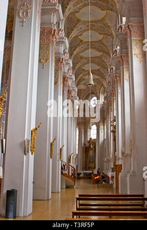 Innenraum der Heilig-Geist-Kirche, München, Deutschland Stockfoto