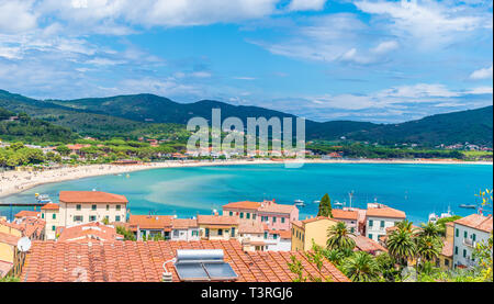 Panoramablick über Stadt in Marina di Campo Insel Elba, Toskana, Italien. Stockfoto