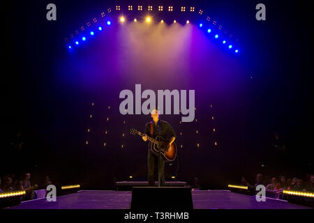 Travis Denning durchführen an Land 2 Land an der SSE-Hydro, Teil der Schottischen Veranstaltungen Campus (SEK) in Glasgow mit: Travis Denning Wo: Glasgow, Schottland, Großbritannien Wann: 10 Mar 2019 Credit: Peter Kaminski/WENN.com Stockfoto