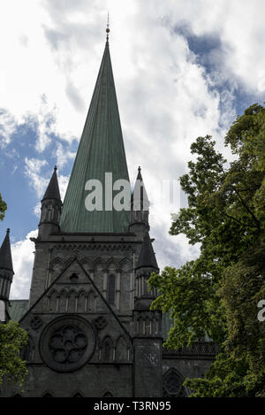 Nidarosdom In Trondheim wurde ab 1070 erbaut und ist heute eine der wichtigsten und eindrucksvollsten Kirchen in Norwegen. Stockfoto