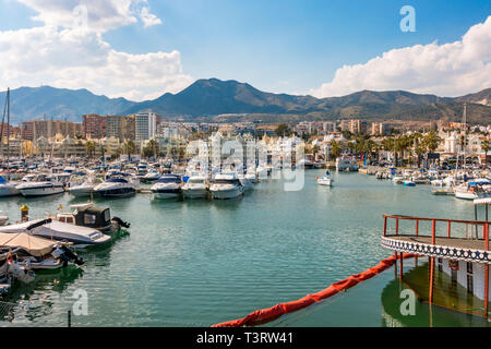 Benalmádena Spanien. Port, Luxus Puerto Marina, Costa del Sol, Málaga Provinz. Andalusien, Süd Spanien, Europa. Stockfoto