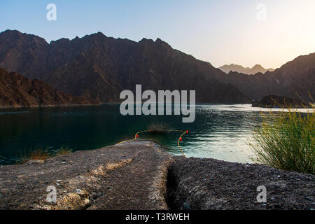 Sonnenuntergang bei Hatta Stausee in Dubai Emirat der Vereinigten Arabischen Emirate Stockfoto