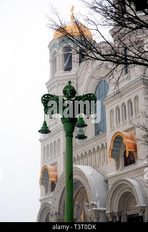 Winter in Russland. St. Nikolaus Marine Kathedrale in Kronstadt Stockfoto