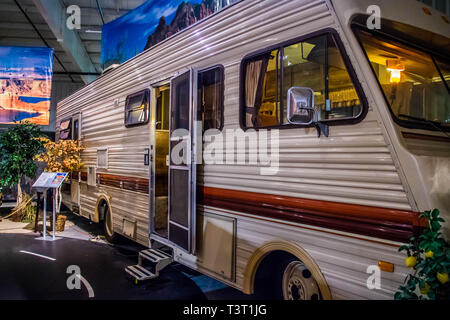 RV/MH Hall des Ruhmes, IN, USA - Juli 1, 2018: Ein 1969 Tempo Pfeil in das Museum bewahren Stockfoto