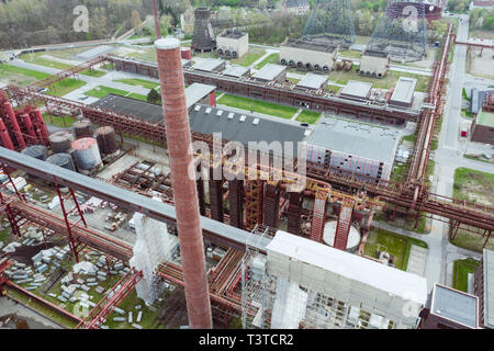 Antenne drone Ansicht der großen alten, verlassenen Zollverein in Essen, Deutschland Stockfoto