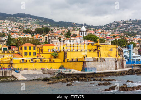 FUNCHAL, PORTUGAL - ca. Oktober 2014: St. Tiago Fort alias Fortaleza de Sao Tiago von Funchal auf der Insel Madeira, Portugal Stockfoto