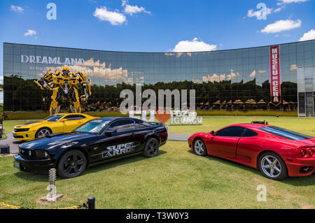 Foz do Iguacu, Brasilien - 22. November 2017: Bumblebee Transformer vor dem Wax Museum 'Dreamland' in Foz do Iguacu ganz in der Nähe der berühmten iguacu Wasserfälle Stockfoto