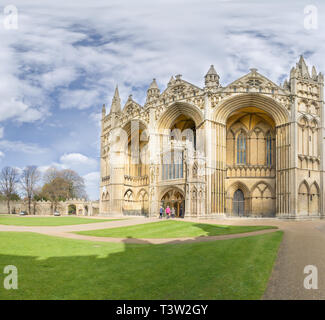 Westfassade der Kathedrale von Peterborough, England. Stockfoto