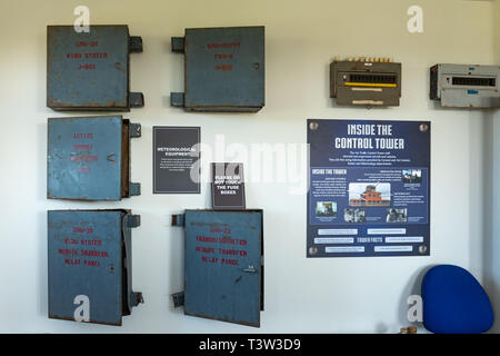 Anzeige innerhalb der Tower in Greenham Common, formal eine amerikanische Airbase mit Atomwaffen, in der Nähe von Newbury, Berkshire, Großbritannien Stockfoto