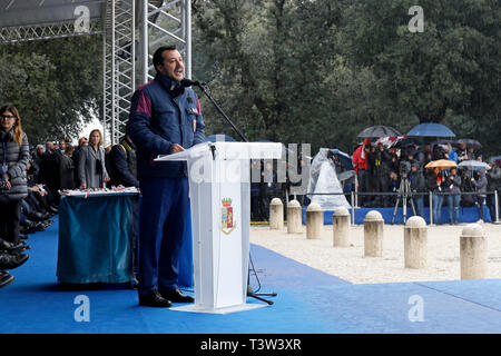 Rom, Italien, 10. April 2019: Innenminister Matteo Salvini spricht von der Bühne während der Feierlichkeiten zum 167. Jahrestag der Po Stockfoto