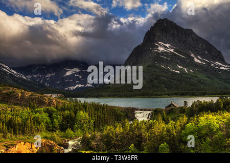 Im Glacier National Park, das Wetter ist unberechenbar. Eine Minute, ist es klar, die nächsten Wind, Sturm, Wolken und Regen oder Schnee. Die eine Sache Stockfoto