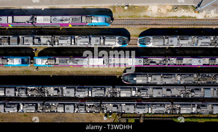 Luftaufnahmen von Personenzügen in Nantes Blottereau station Stockfoto