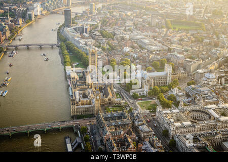 Luftaufnahme des Londoner Stadtbild und Fluss, England Stockfoto