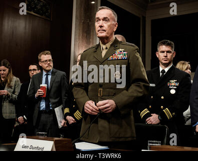 Washington, District of Columbia, USA. 11 Apr, 2019. Allgemeine JOSEPH F. DUNFORD, jr., USMC, Vorsitzender des Generalstabs bezeugt vor dem Senate Armed Services Committee auf dem Capitol Hill. Quelle: Michael A. McCoy/ZUMA Draht/Alamy leben Nachrichten Stockfoto
