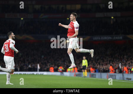 Emirates Stadium, London, UK. 11 Apr, 2019. UEFA Europa League Fußball, Viertelfinale, 1 Bein, Arsenal gegen Napoli; Aaron Ramsey von Arsenal feiert nach seinem Seiten 1. Ziel zählen in der 14. Minute es 1-0 Credit: Aktion plus Sport/Alamy Live NewsEditorial verwenden Sie nur, eine Lizenz für die gewerbliche Nutzung erforderlich zu machen. Keine Verwendung in Wetten, Kredit: Aktion plus Sport/Alamy Live NewsEditorial nur verwenden, eine Lizenz für die gewerbliche Nutzung erforderlich. Keine Verwendung in Wetten, Kredit: Aktion plus Sport/Alamy leben Nachrichten Stockfoto