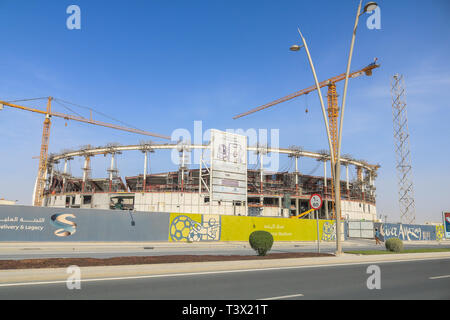 Doha, Katar. 12. April 2019. Einen allgemeinen Überblick über Al Thumama 40.000 - Sitz Fußballstadion im Bau wird Gastgeber der FIFA Fußball-Weltmeisterschaft 2022 in Katar, die von Ibrahim Jaidah Credit: Amer ghazzal/Alamy leben Nachrichten Stockfoto