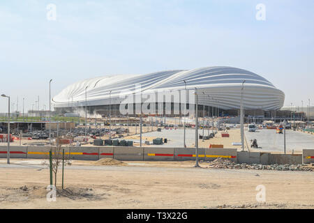 Doha, Katar. 12. April 2019. Einen allgemeinen Überblick über Al Wakrah 40.000 Sitzstadium im Bau wird 2022 FIFA World in Katar, die von Zaha Hadid Credit host: Amer ghazzal/Alamy leben Nachrichten Stockfoto