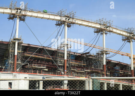 Doha, Katar. 12. April 2019. Einen allgemeinen Überblick über Al Thumama 40.000 - Sitz Fußballstadion im Bau wird Gastgeber der FIFA Fußball-Weltmeisterschaft 2022 in Katar von Ibrahim Jaidah Credit ausgelegt: Amer ghazzal/Alamy leben Nachrichten Stockfoto