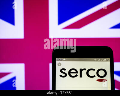 April 12, 2019 - Ukraine - In diesem Foto Illustration einer Serco Group plc Logo gesehen auf einem Smartphone angezeigt. (Bild: © Igor Goiovniov/SOPA Bilder über ZUMA Draht) Stockfoto