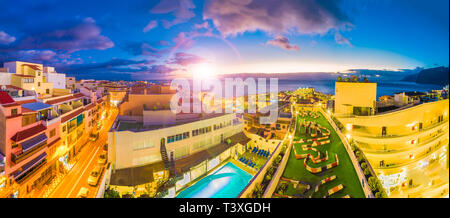 Sonnenuntergang in Puerto de Santiago Stadt, Atlantik Küste, Teneriffa, Kanaren, Spanien Stockfoto