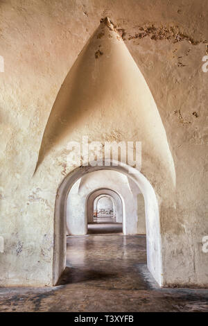 Stein-Torbögen in Burg Castillo San Cristóbal, San Juan, Puerto Rico Stockfoto