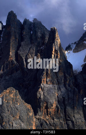 Ein Blick auf einige der erstaunlichen gezackten Gipfeln der Pale di San Martino, einer der bekanntesten und schönsten Gruppen der Dolomiten, wie gesehen Stockfoto