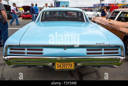 CONCORD, NC (USA) - April 6, 2019: 1967 Pontiac GTO Automobil auf Anzeige an der Pennzoil AutoFair Classic Car Show in Charlotte Motor Speedway. Stockfoto