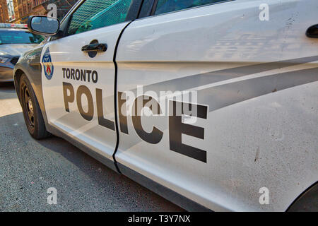 Toronto, Canada-April 10, 2019: Toronto Polizei Auto Schutz Proteste in Toronto Downtown und Nathan Phillips Square Stockfoto