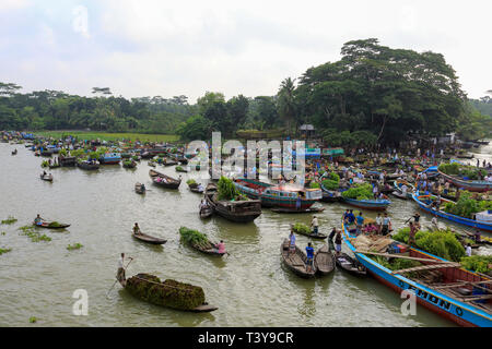 Landwirtschaftliche schwimmenden Markt im Bezirk, Pirojpur Najirpur in Bangladesch. Stockfoto