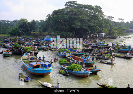 Landwirtschaftliche schwimmenden Markt im Bezirk, Pirojpur Najirpur in Bangladesch. Stockfoto