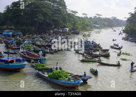 Landwirtschaftliche schwimmenden Markt im Bezirk, Pirojpur Najirpur in Bangladesch. Stockfoto