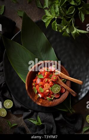 Sambal Dabu - DABU. Die traditionellen Minahasa frischen salsa von Tomaten und Paprika. Stockfoto