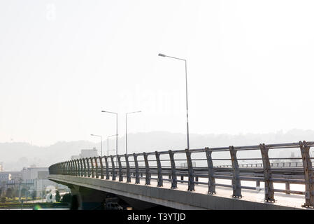 Urban highway Brücke Geländer. Stockfoto