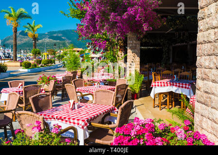 Traditionelle griechische Taverna in Nidri, Lefkas, Griechenland. Stockfoto