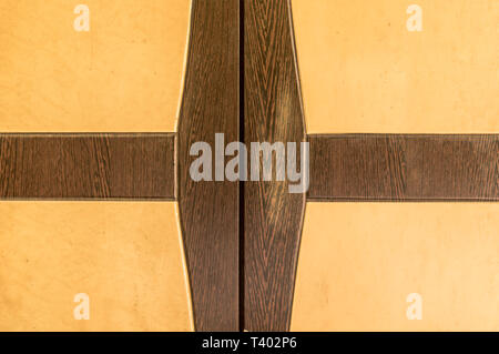 Zusammenfassung Hintergrund von verwitterten Sperrholz plank board Rechteck, Quadrat und L von der glatten Oberfläche des gealterten gelben und braunen Farben eingerichtet. Alte n Stockfoto