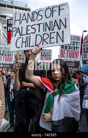 Kundgebung für Palästina außerhalb der Israelischen Botschaft: Vorhanden, widerstehen, zurück. Ein globaler Aufruf zur Solidarität auf der 1. Jahrestag des Beginns der große Rückkehr März. Stockfoto