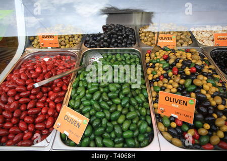 Nasschmarkt Flohmarkt am Samstag geöffnet und der größte Flohmarkt in Wien. Stockfoto