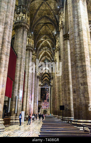 Mailand, Italien - Oktober 16, 2018: das Innere der Kathedrale oder Duomo di Milano Stockfoto