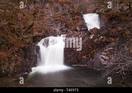 Wasserfall auf der EAS-chia-aig in der Nähe von Loch Arkaig Lochaber Highland Region Schottland April 2015 Stockfoto