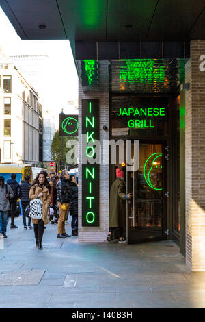 Eingang japanisches Restaurant Inku Nito, Soho, London, UK Stockfoto