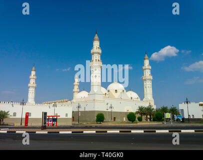 Madinah, Saudi-Arabien März 2019, qiblatain Moschee, eine der beliebtesten Moschee in Medina, Saudi-Arabien. Pilger kommen in der Regel in der Moschee während Stockfoto