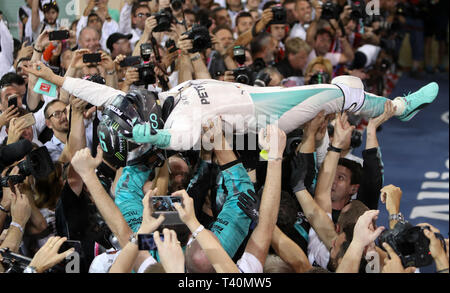 Foto vom 27-11-2016 von Mercedes Nico Rosberg gewann die Formel-1-Weltmeisterschaft während des Abu Dhabi Grand Prix auf dem Yas Marina Circuit, Abu Dhabi. Stockfoto