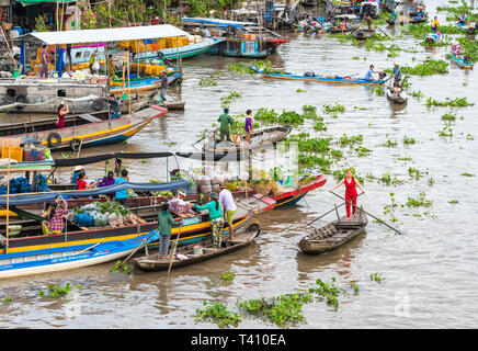 Am frühen Morgen schwimmenden Markt im Mekong Delta, Vietnam Stockfoto