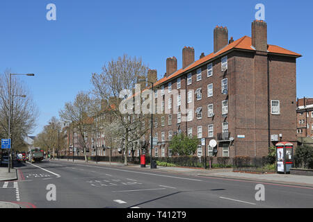 Wohnungsbaugesellschaft Blöcke auf dem Londoner Old Kent Road, jetzt die Route eines vorgeschlagenen Erweiterung der Bakerloo Line Stockfoto