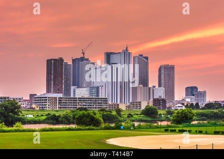 Kawasaki, Japan Downtown Skyline der Stadt in der Dämmerung. Stockfoto
