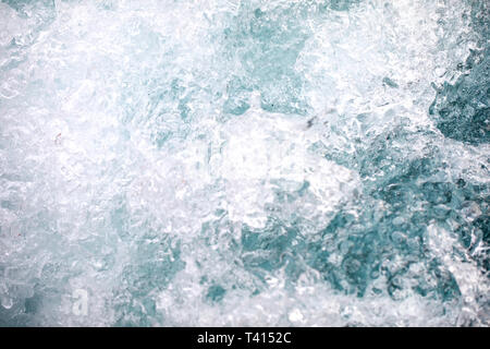 Beunruhigt, fliessend Wasser. Ocean Waves - hell türkis farben, Stockfoto